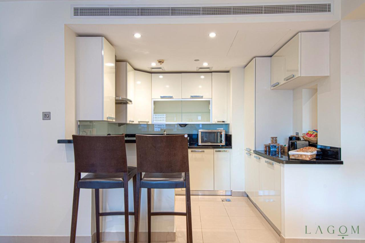 Songs Of The Lake By Lagom - Bonnington Apartment Jumeirah Lake Towers, ドバイ エクステリア 写真
